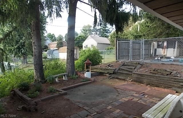 COUNTRY CLUB - Residential