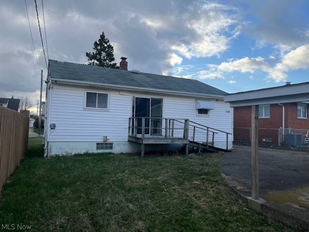 Photo of 6330 Stonecrest Drive, Brook Park, OH 44142 (MLS # 5197659)