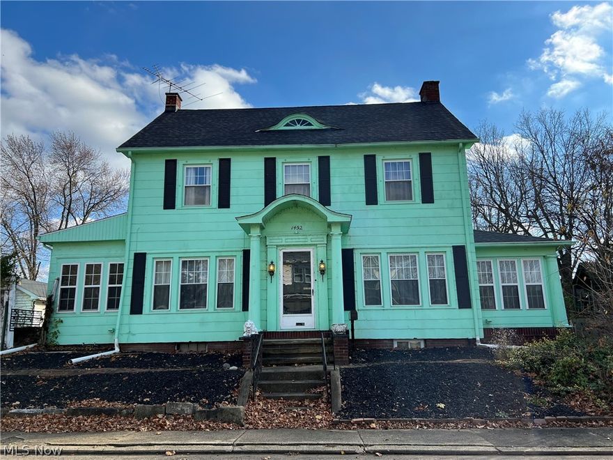 Move in condition colonial home in desirable West Park neighborhood.  Corner locations with fenced lot.  5 bedrooms, 1 bedroom does not have a closet but would make a nice nursery, den, sewing room, etc. Newer carpet, boiler, roof, baths, hot water heater, and gutters.  Large rooms...great for entertaining. 
Exterior painted in 2015 and has a 25 year warranty.  2 car garage.