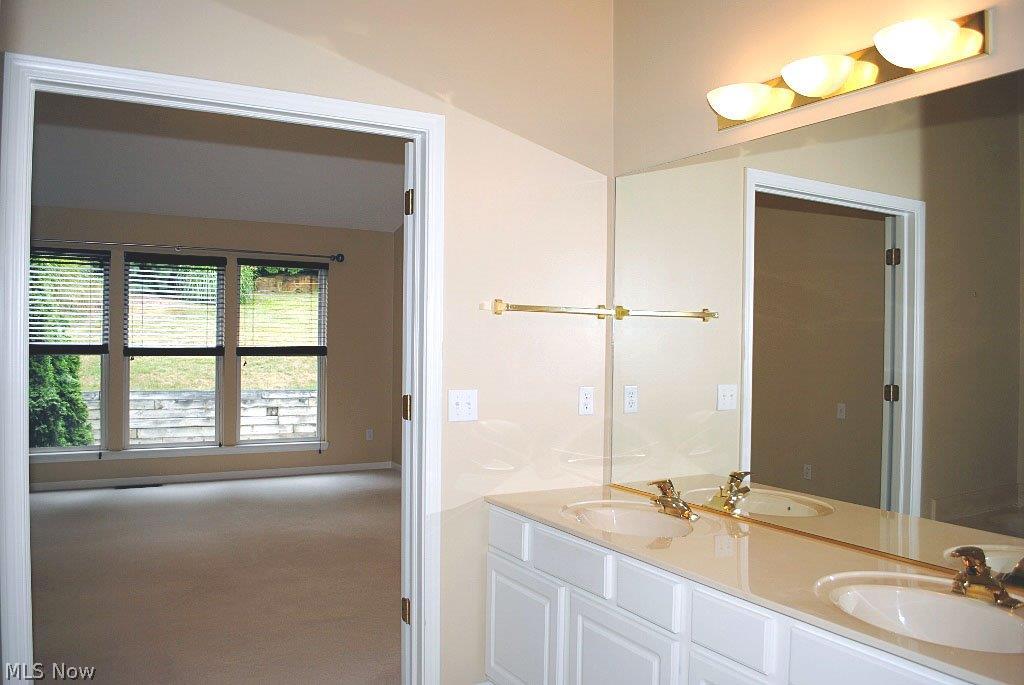 Woods/Auburn Lakes Condo Ph 01 - Residential