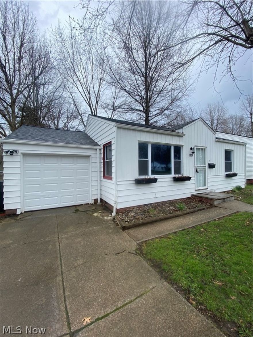 Come see this spacious 2 bedroom single family home! Freshly painted and ready for immediate occupancy! Refrigerator, stove and microwave included. Attached garage and huge backyard for entertaining. Tenants are responsible for all utilities. Call listing agent to schedule appointment. 
Rental requirements:Credit score of 600+. Below 600 is considered conditional.Less than 3 items in collections, excluding student loan and medical. More than 3 is considered conditional. Monthly income of 2.5 times the amount of the monthly rent.Thorough and Complete Criminal and Eviction Check.$50 Non Refundable App Fee for all Adults who will be occupying the property.Applications can only be completed online.Typical Security Deposit equivalent to one months rent, pending results of background checks.