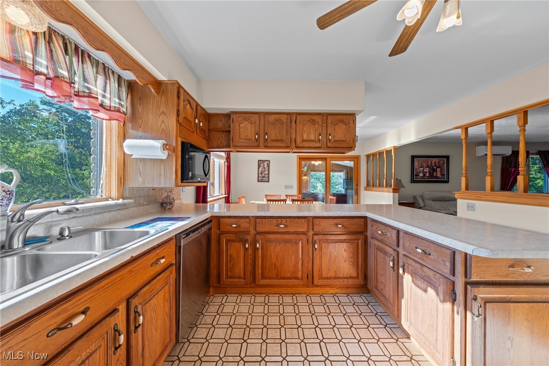 Geneva, Ohio 44041, United States, 4 Bedrooms Bedrooms, ,3 BathroomsBathrooms,Residential,Active,195252