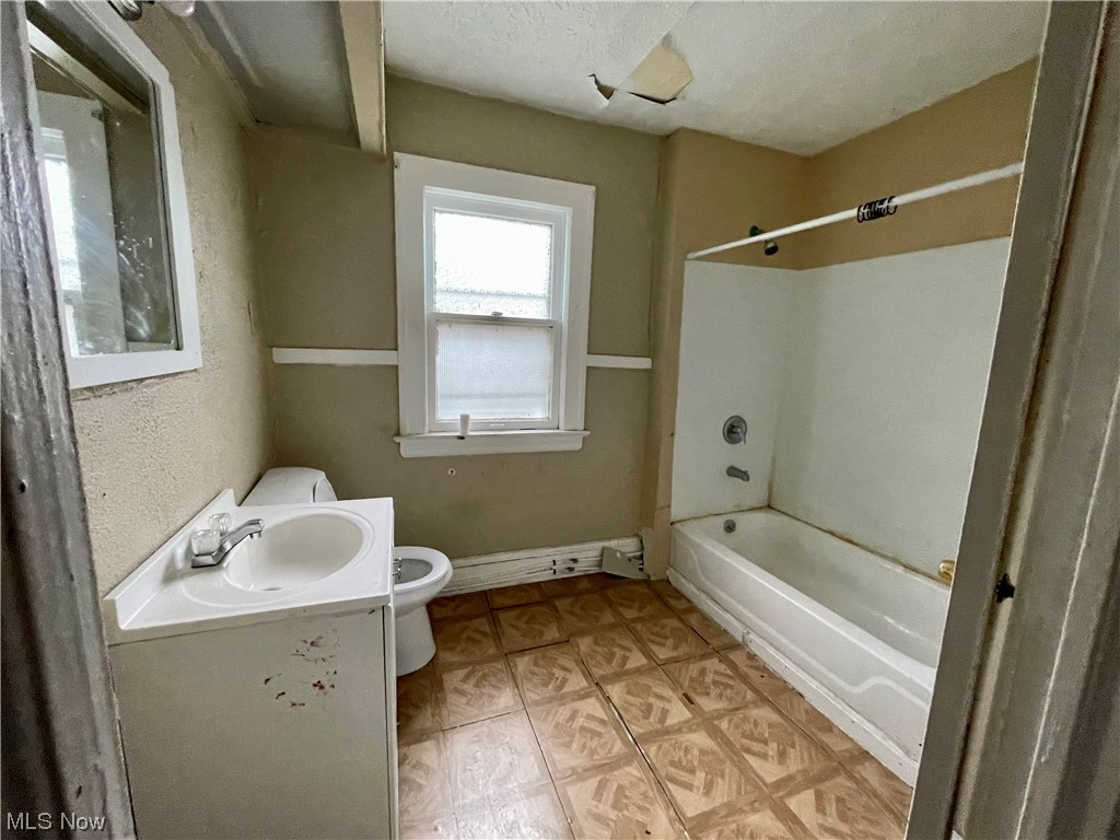 Woodhill East Blvd Sub - Residential Income