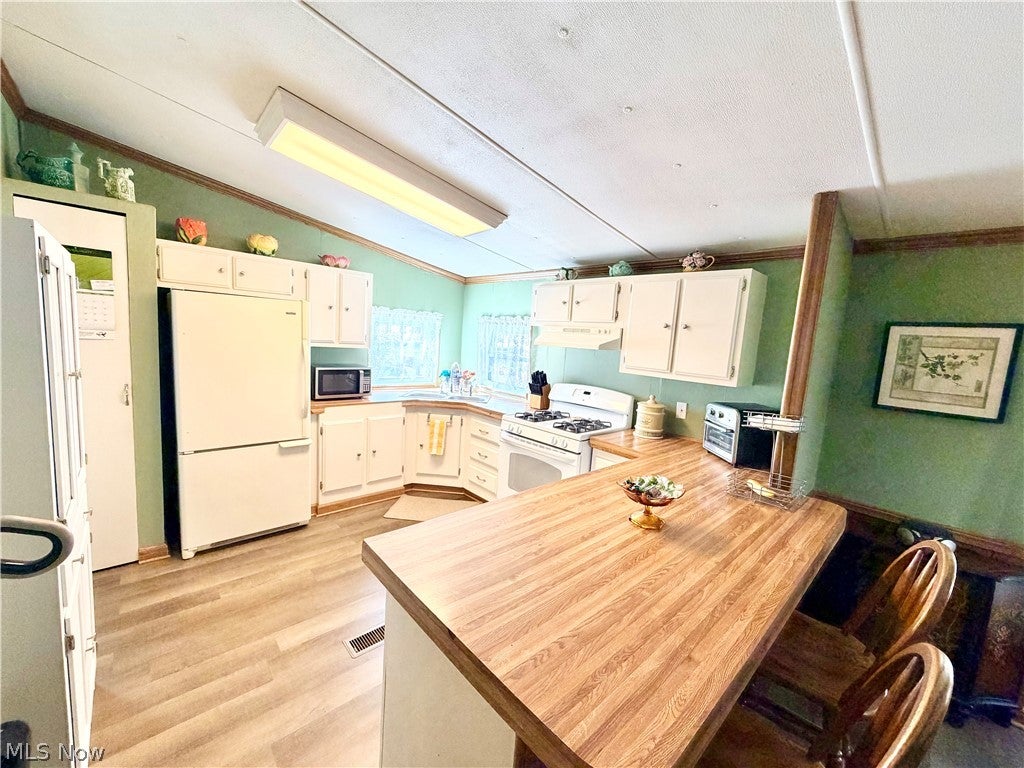 500 Compass Circle SE
