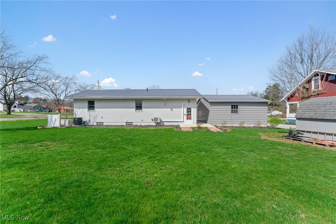 855 W Perry Street, Salem, Ohio image 17