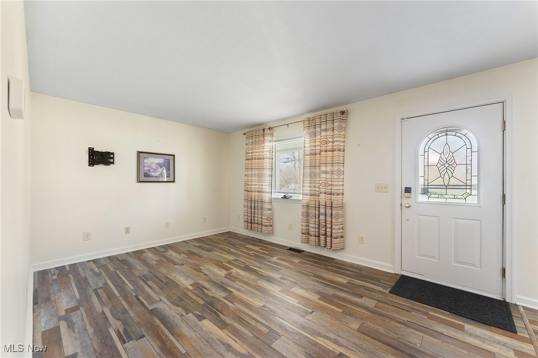 855 W Perry Street, Salem, Ohio image 8