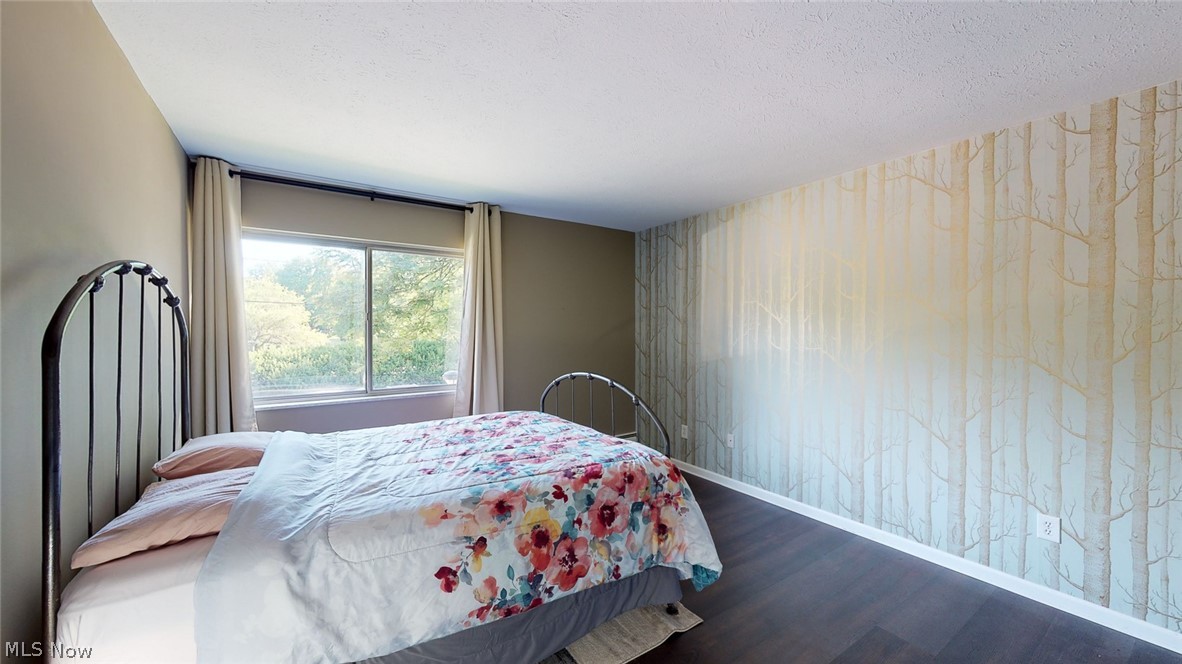 Sagamore East Condo - Residential