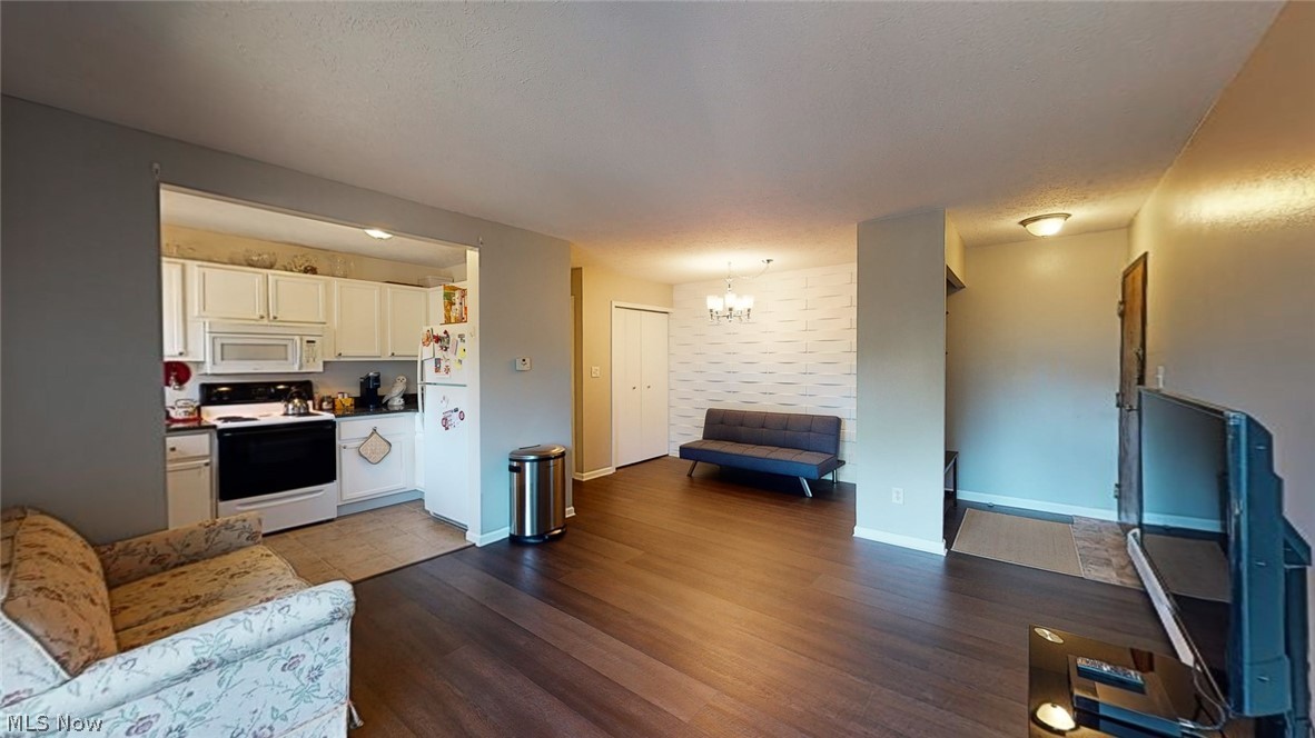 Sagamore East Condo - Residential