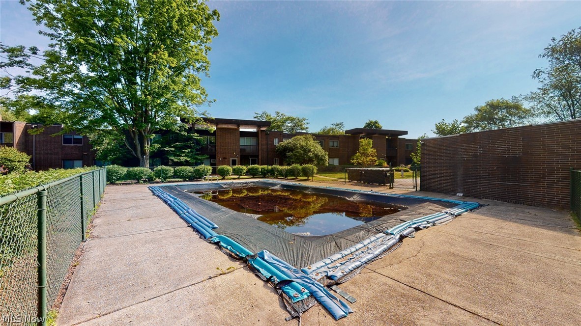 Sagamore East Condo - Residential