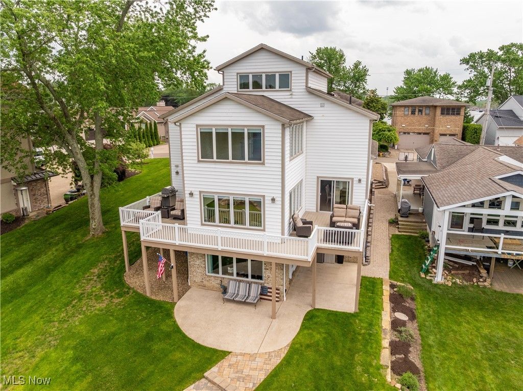 Photo of 5325 S Island Drive NW, Canton, OH 44718 (MLS # 5183414)