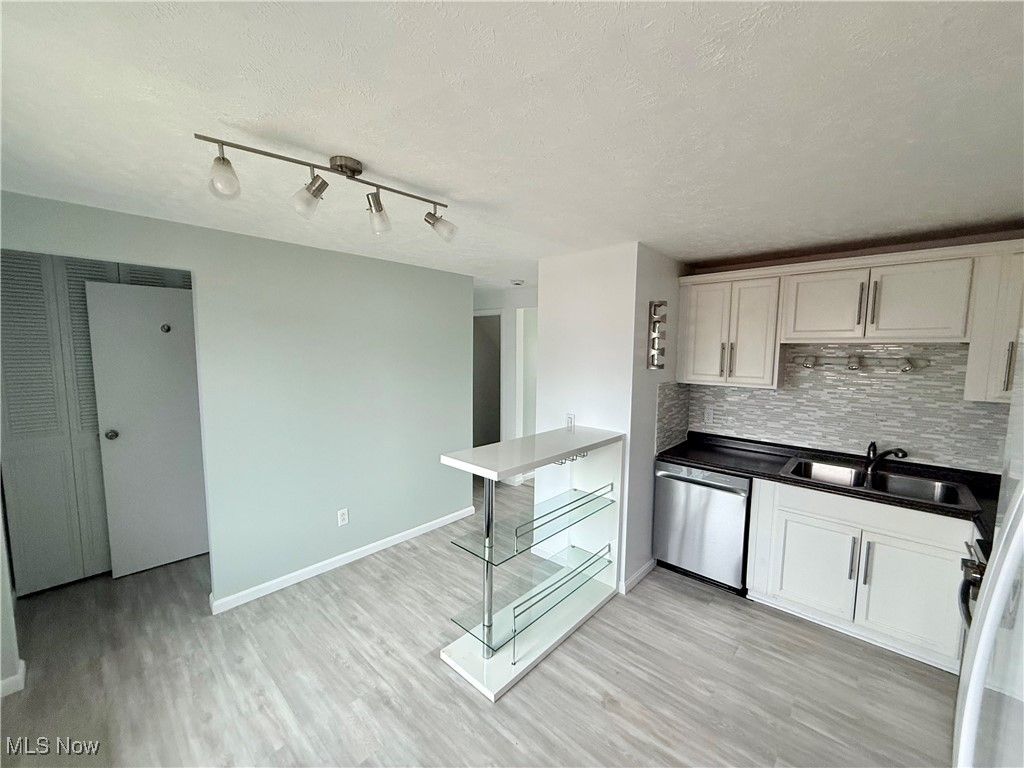 Photo of 7507 Essex Drive, Mentor, OH 44060 (MLS # 5183701)