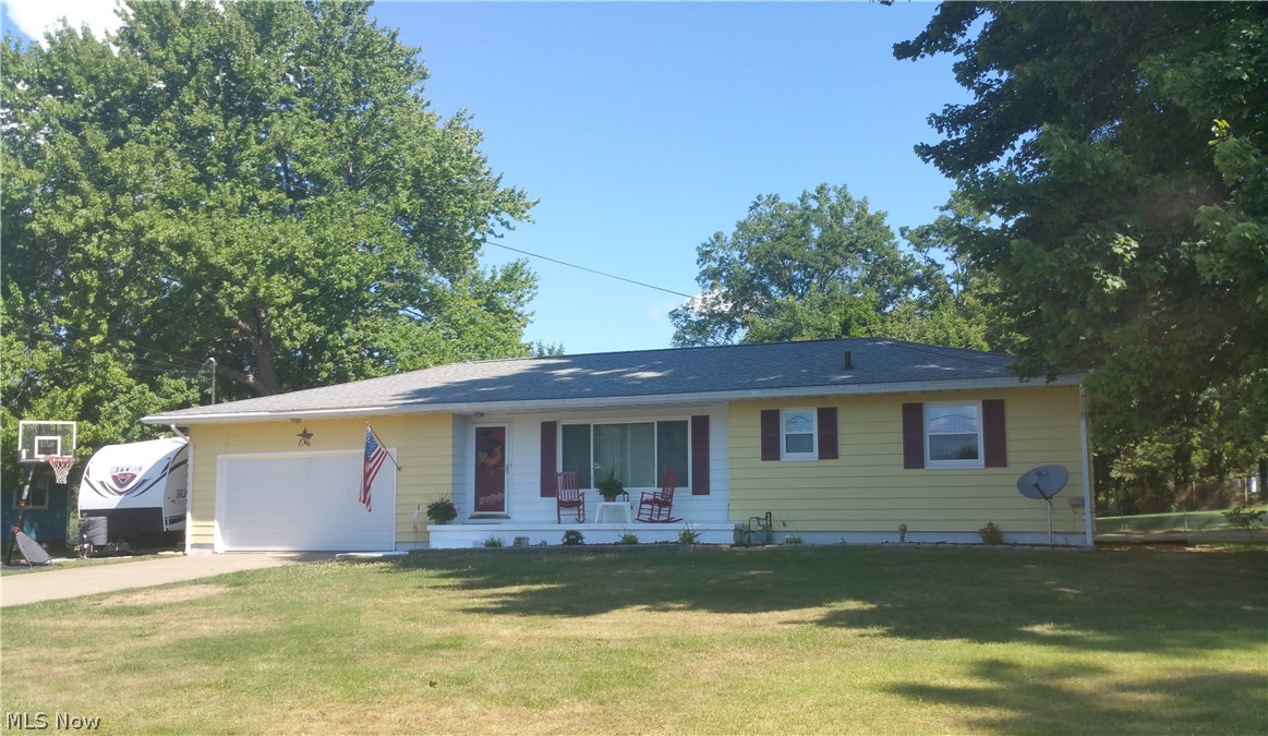 Looking for a modest, move-in ready ranch in sought-after New Franklin, but can’t find one large enough to accommodate your family when they come to visit? Well, this is it! Beautiful from top to bottom, this property has room for everyone. The living room is large enough it holds two couches comfortably. You’ll love the cozy, retro kitchen with its newer stainless fridge and an oven that makes perfect cookies every time! You won’t have to skimp on bedrooms, they are all good-sized. There’s even hardwood under the living areas. Downstairs is a 39 x 26 family room/man cave so large, it has two, full-sized dining room tables, a bar and a kitchen set up. The house is so accommodating, the owners serve over 30 people at the holidays! The lot measures nearly a half acre, and the back yard features a great patio and is partially-fenced. It’s just perfect for large gatherings. Improvements include newer, pet-friendly carpet in the living room and hallway, vinyl windows, the roof was replaced