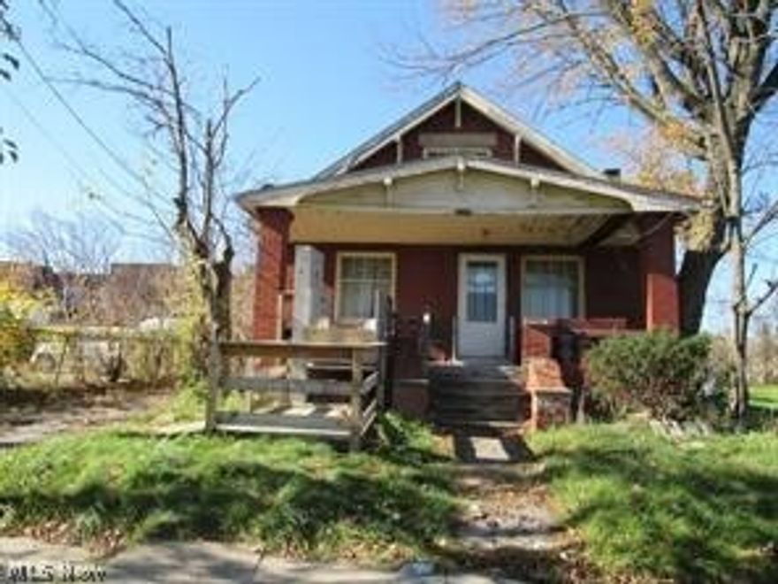 Nice sized property for the price. Great opportunity close to bus lines and amenities. Perfect home for investor or possibly get sweat equity for homeowner.