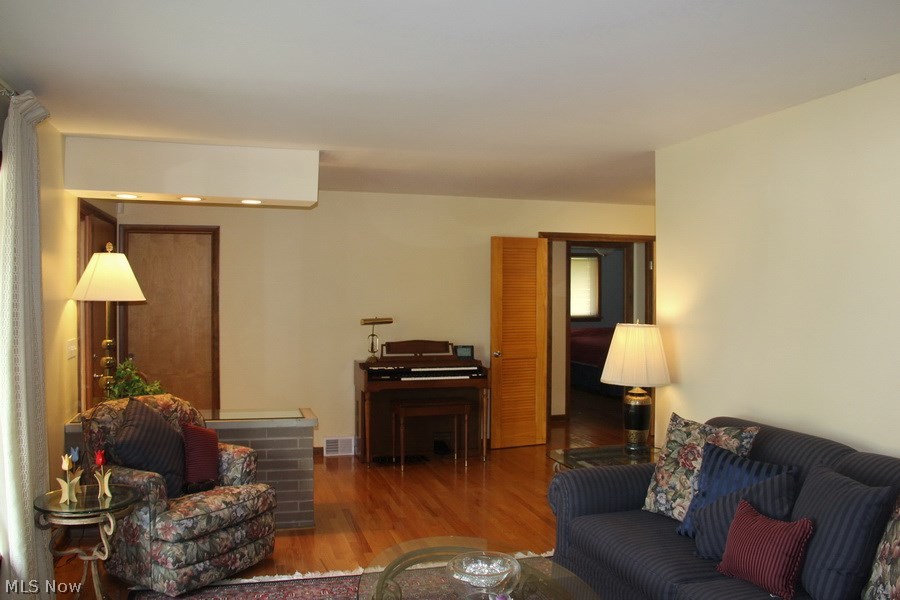 Beverly Hill 02 - Residential