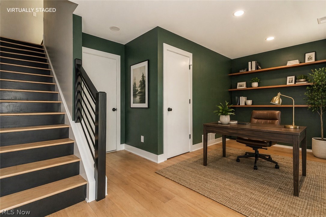 Battery Park Twnhms Condo - Residential