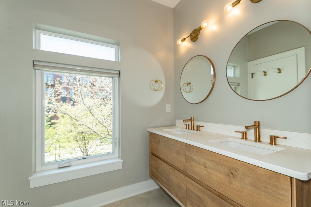 Battery Park Twnhms Condo - Residential