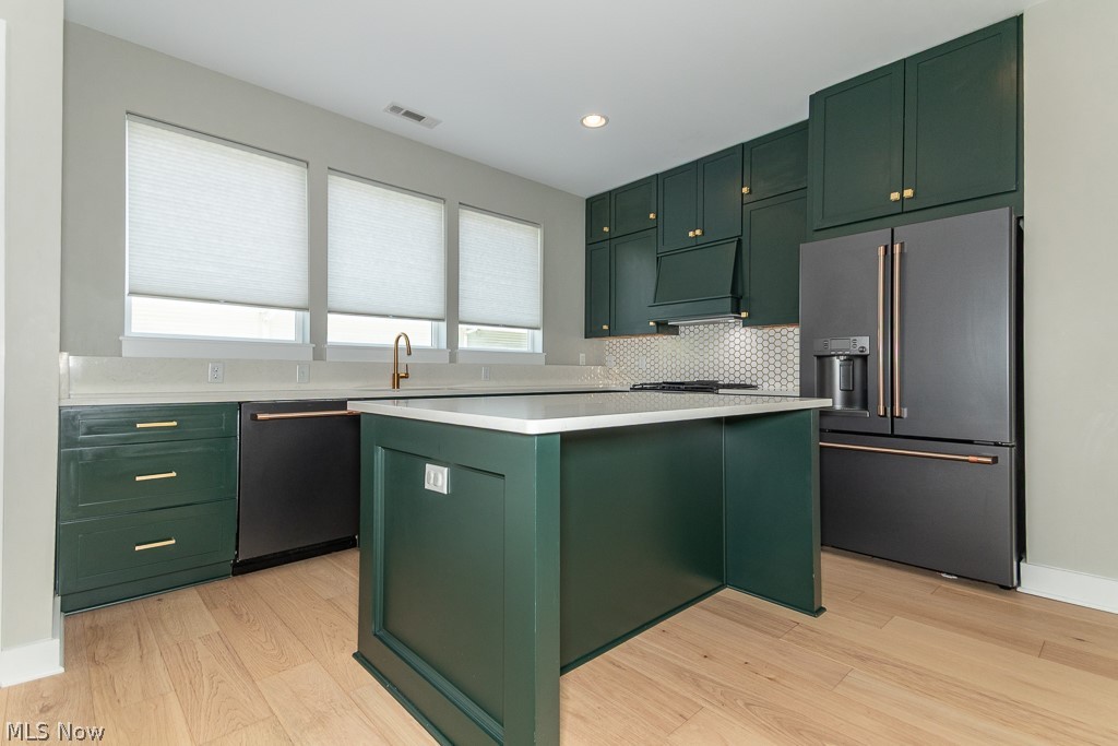 Battery Park Twnhms Condo - Residential