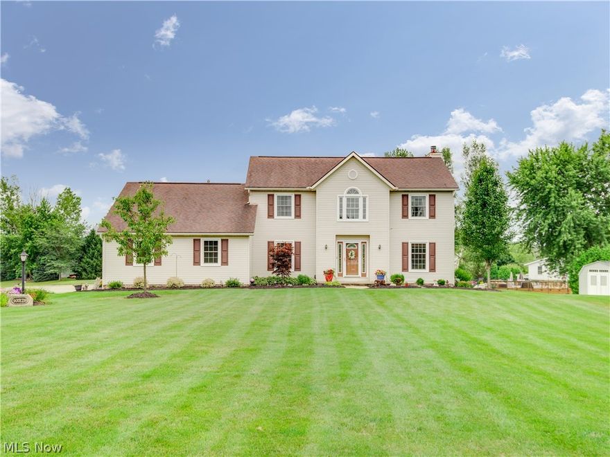 Awesome location on .75 acre Cul-de-sac lot in picturesque Golden Ridge Farms. This spacious Colonial features 3000 sq. ft. of living space. 2-story foyer that spans to formal living and dining rooms, family room with gas fireplace is open to the kitchen and dinette area, half bath and 1st-floor laundry complete the main level.  2nd floor has 3 bedrooms and 2 baths. Master bedroom and updated 2012 private bath, dressing area and walk-in closet. Recent improvements and updates include windows 2017, water softener 2016, H20 tank 2013, furnace 2008 and holding tank and roof 2005. Finished lower level offers 4th bedroom and half bath and L-Shape recreation room with bar. 2 car side load garage with hot & cold water. Spacious deck and much more. One year home warranty.