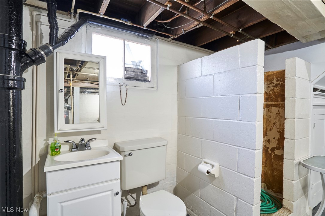 Barberton, Ohio 44203, United States, 3 Bedrooms Bedrooms, ,2 BathroomsBathrooms,Residential,Pending,192488