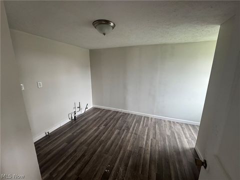 Tiny photo for 433 E 156th Street, Cleveland, OH 44110 (MLS # 5197856)