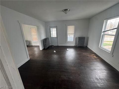 Tiny photo for 433 E 156th Street, Cleveland, OH 44110 (MLS # 5197856)