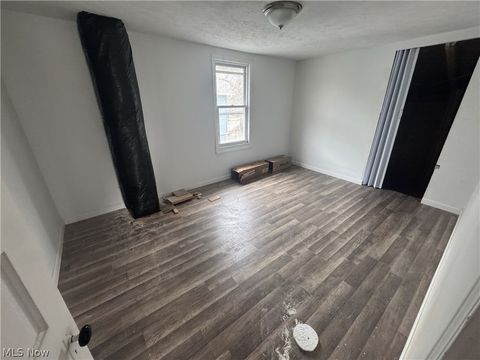 Tiny photo for 433 E 156th Street, Cleveland, OH 44110 (MLS # 5197856)