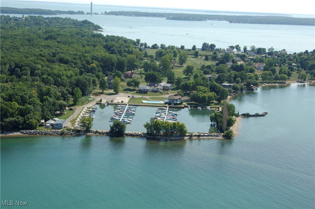1053 Harborview Drive, Middle Bass, Ohio image 10