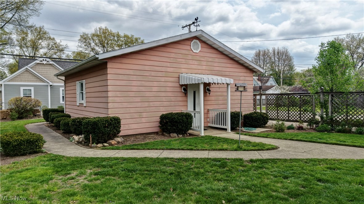 1423 N Wooster Avenue, Dover, Ohio image 19