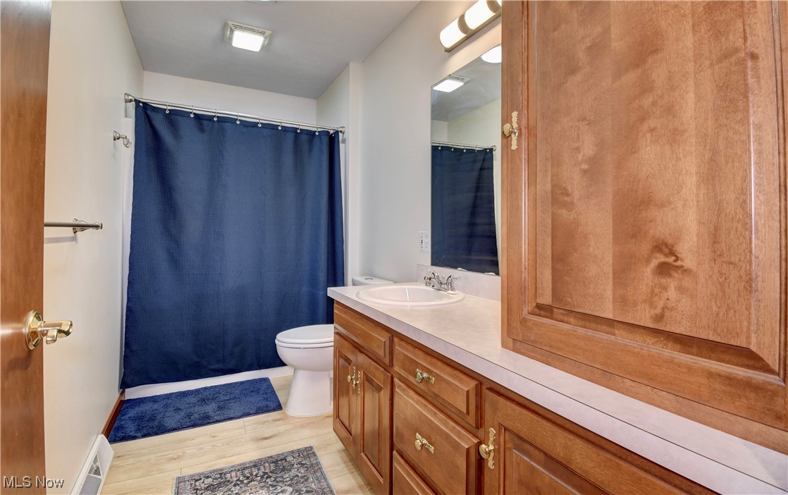1423 N Wooster Avenue, Dover, Ohio image 38