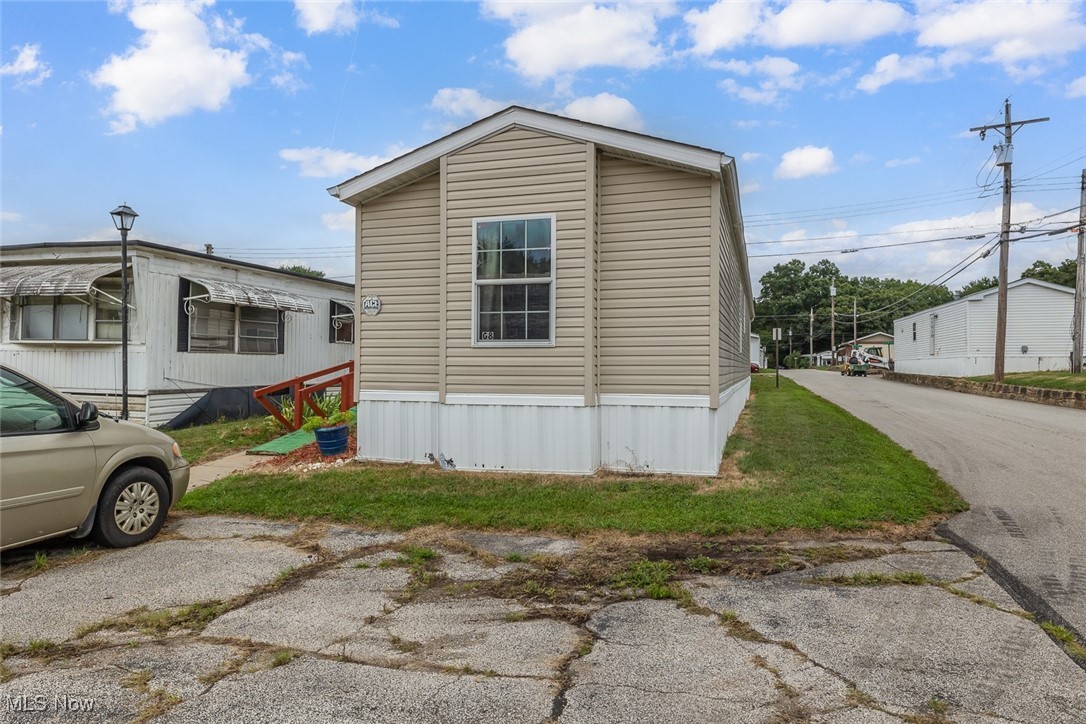 Welcome to 3765 S Main St #G8, a cozy 2-bedroom, 2-bath manufactured home, this well-maintained residence offers comfortable single-level living with an open layout that’s both practical and inviting. The home features a spacious living area and central air to keep you cool in the summer months.
The kitchen and dining space flow seamlessly together, creating a convenient setup for everyday living and entertaining. Both bedrooms are generously sized.
Outside, enjoy low-maintenance living with vinyl siding and a quiet setting within the community. Parking is available in the lot, and public water and sewer services provide ease of ownership. With a monthly land lease of $400, this home offers a budget-friendly opportunity for homeownership.
Don’t miss your chance to own this charming home—schedule your private showing today!
