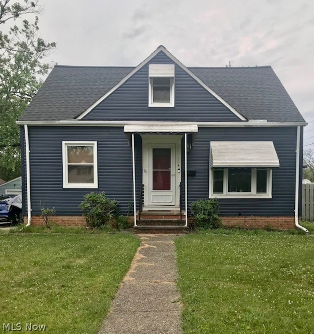 Photo of 114 Avalon Drive, Bedford, OH 44146 (MLS # 5222933)