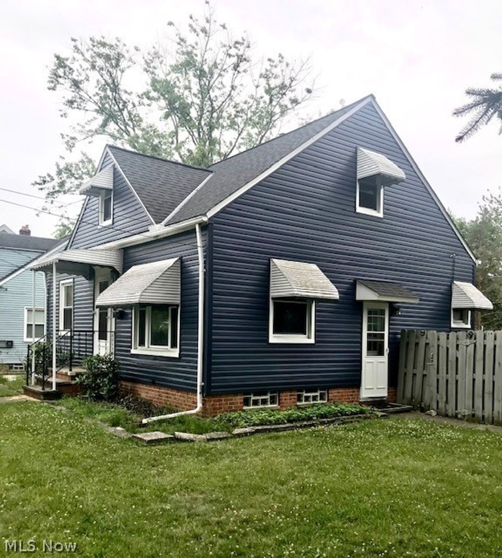 Photo of 114 Avalon Drive, Bedford, OH 44146 (MLS # 5222933)