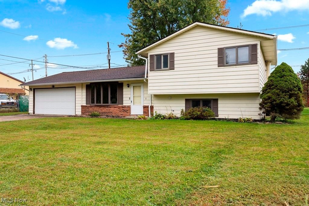 Photo of 1036 Vivian Drive, Grafton, OH 44044 (MLS # 5168060)