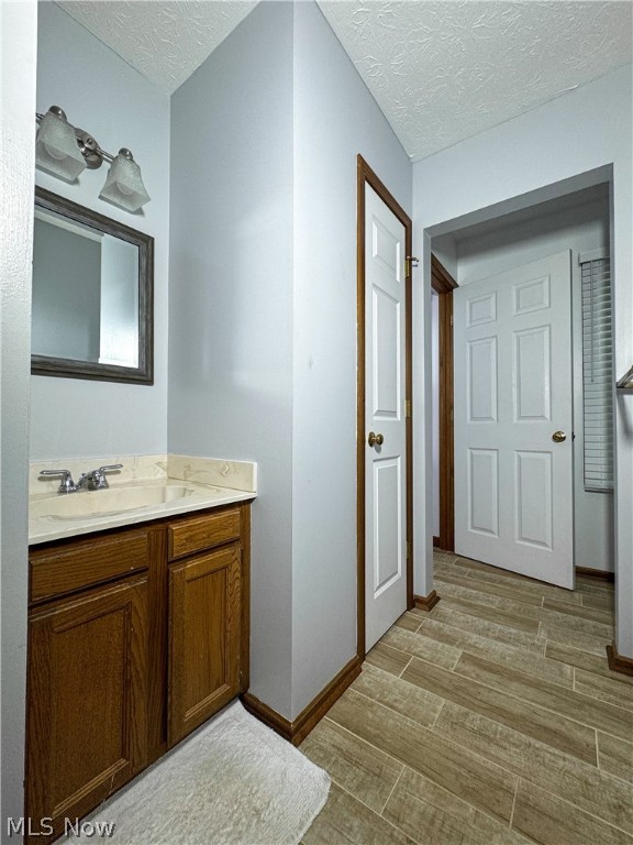 Applewoods Cross Condo - Residential