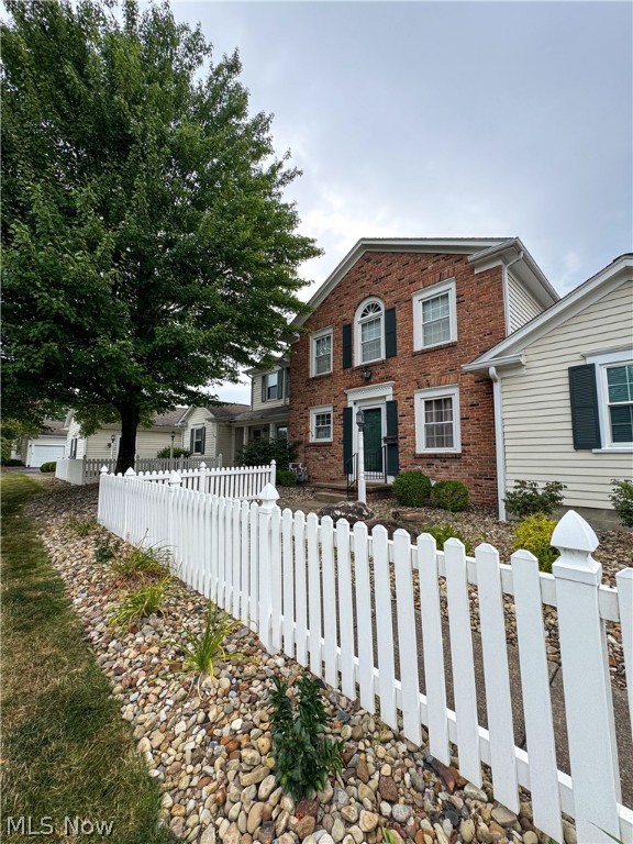 Applewoods Cross Condo - Residential