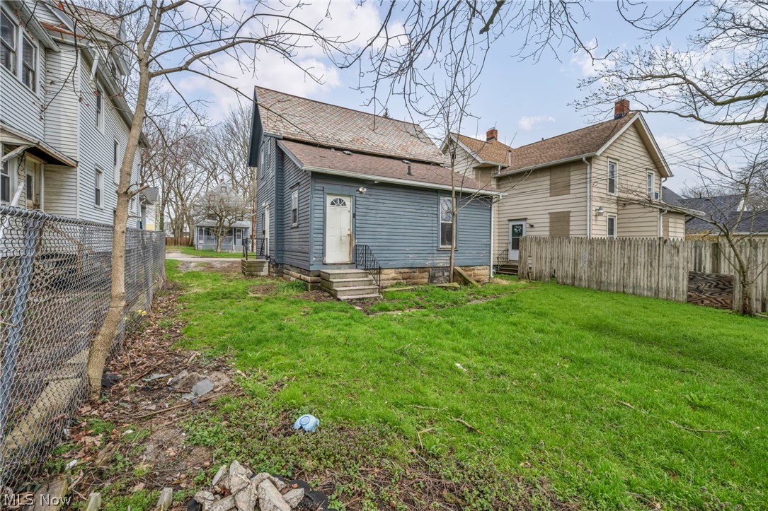 Gates - Residential Income