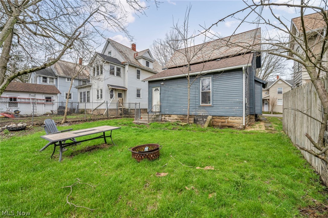 Gates - Residential Income