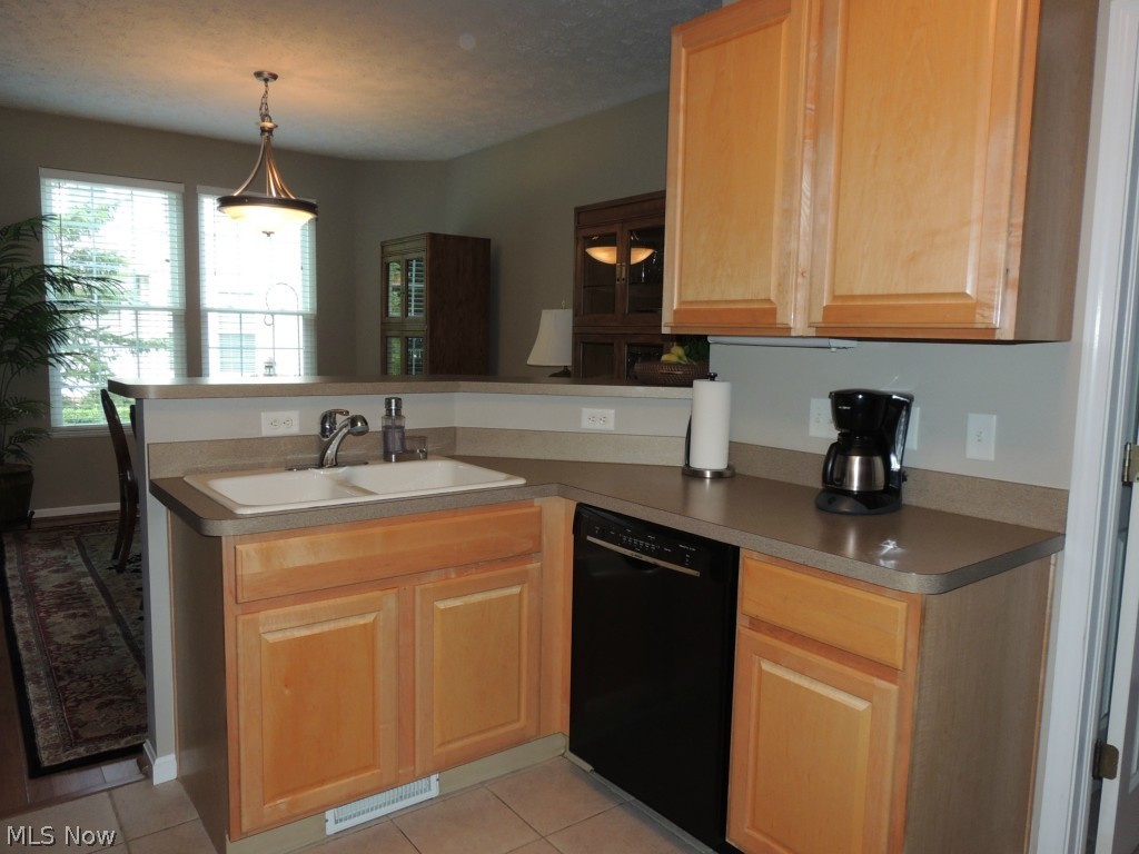 Wyndgate Club Condos - Residential Lease