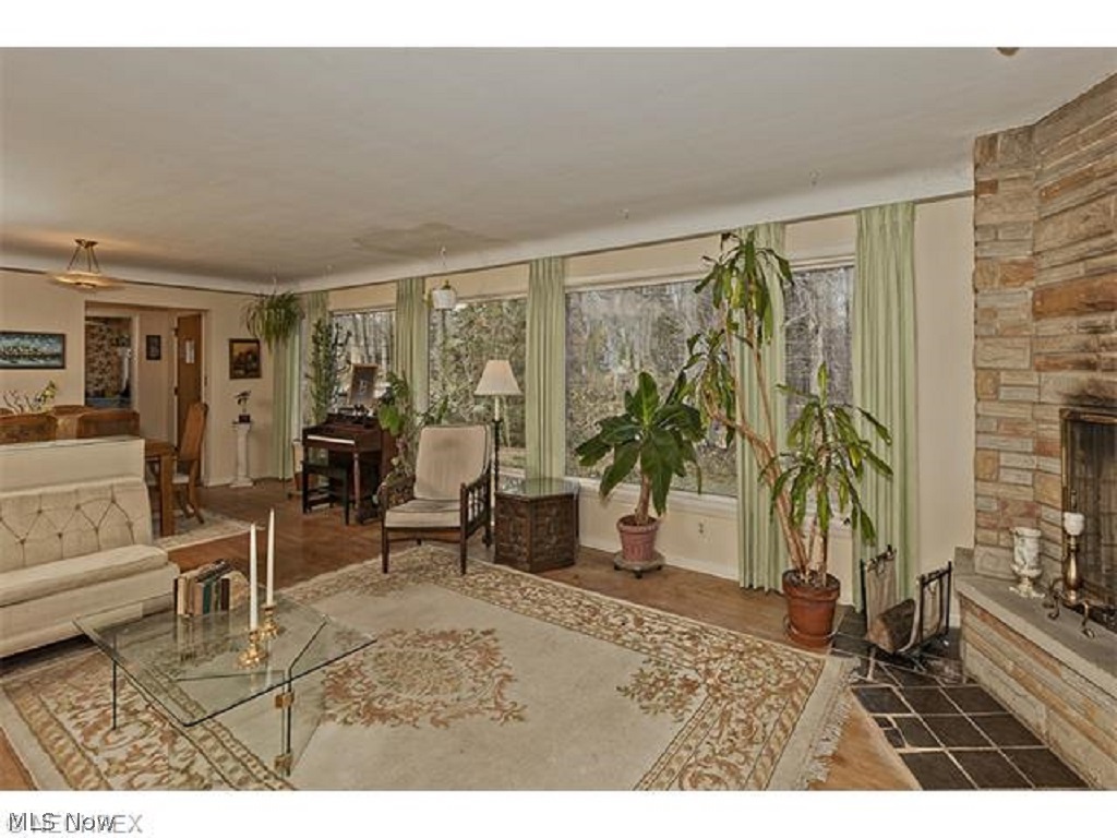 Bollingbrook Acres - Residential