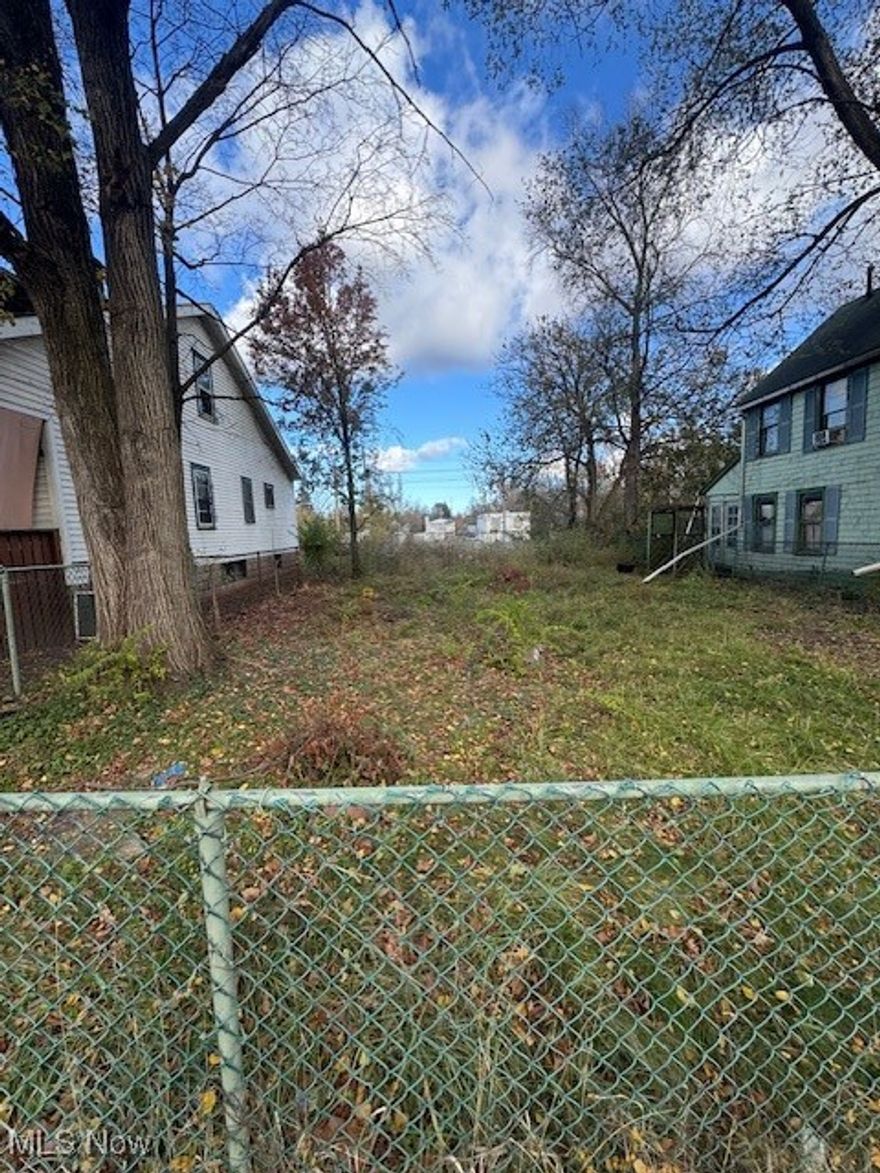 Vacant residential land available. This lot is suitable for building a home and offers basic road access. Utilities are available. The property is ready for a new owner to develop as desired.