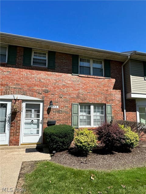 Condo For Rent - 31624 N Marginal Drive #D<br/> Lake County, Willowick, OH 44095