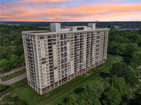 Photo for 1 Bratenahl Place 1302