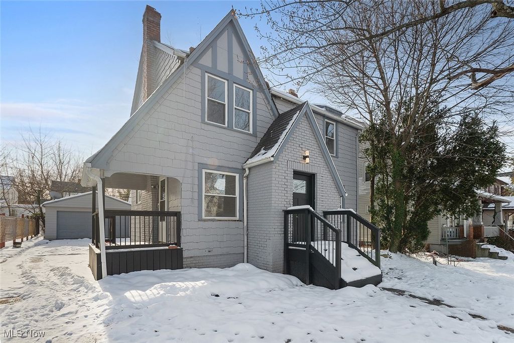 Photo of 3406 Henderson Road, Cleveland Heights, OH 44112 (MLS # 5177892)