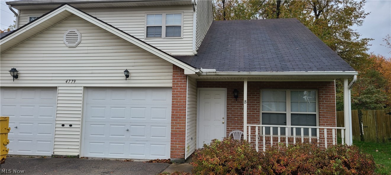 Great Investment opportunity in walking distance to Austintown Local Schools & Mahoning Ave bus route. Currently one unit is unoccupied making this a perfect starter for a new investor who would like to live in one side and rent the other. High end duplex with vaulted ceilings in the living room. Newly remodeled bathroom and fresh paint in the rooms take away some of the initial expensed and unoccupied unit is ready for the market if you would like to rent immediately.