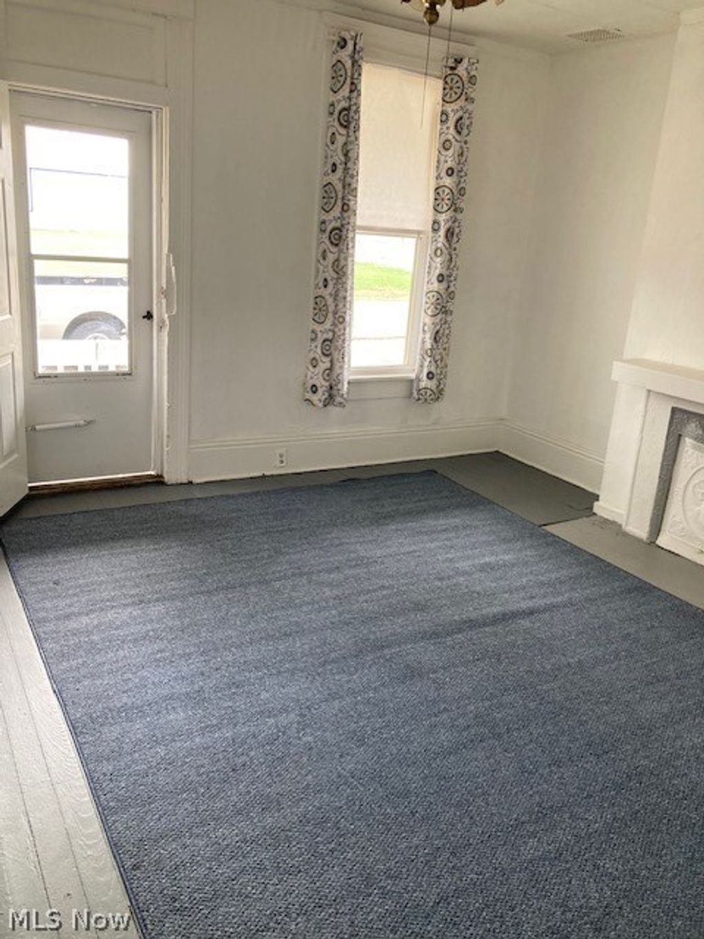 Photo of 411 Fairbanks St, Zanesville, OH 43701 (MLS # 5195384)