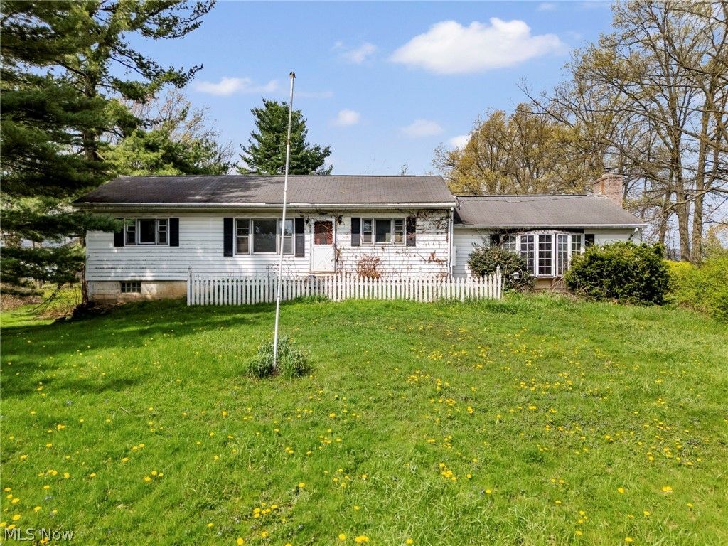 Photo of 11829 Marlboro Avenue, Alliance, OH 44601 (MLS # 5203239)