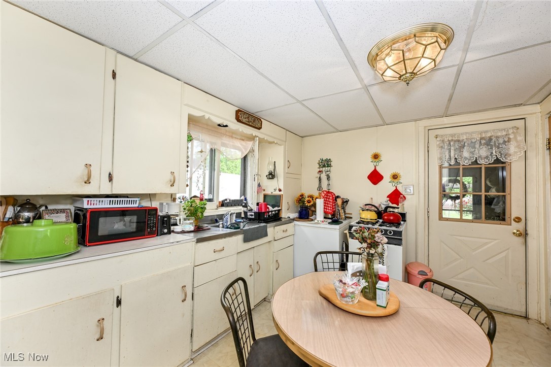 3444 Hiwood Avenue, Stow, Ohio image 18