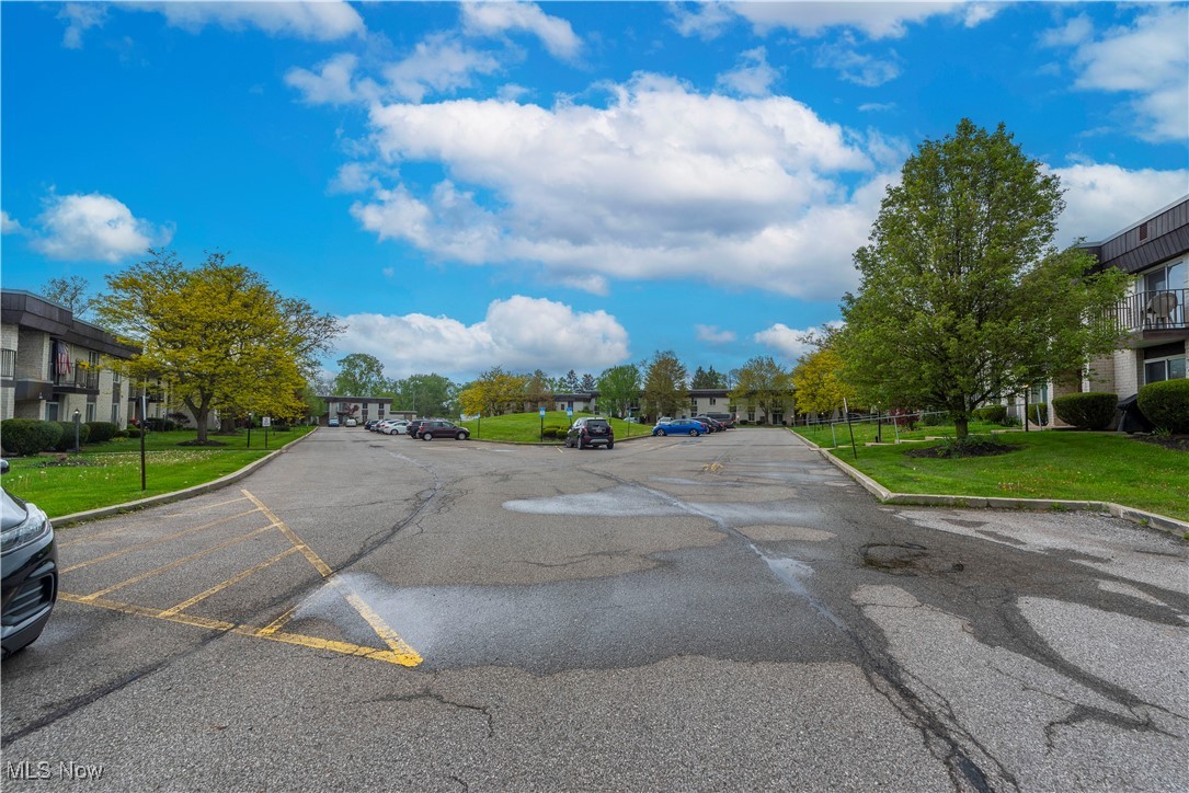 8381 N Akins Road #H-7, North Royalton, Ohio image 28