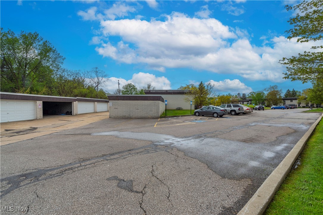 8381 N Akins Road #H-7, North Royalton, Ohio image 30