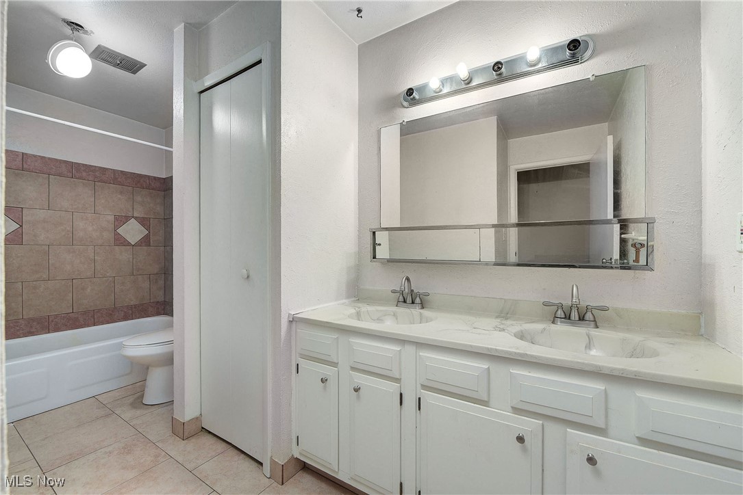 8381 N Akins Road #H-7, North Royalton, Ohio image 19